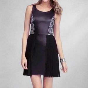 Bebe Bonded Leather Chiffon Dress Size Medium Black Sleeveless Lined h